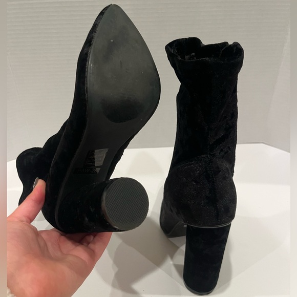 Cape Robbin crushed velvet chunky ankle boot black ladies 6 - Picture 4 of 5